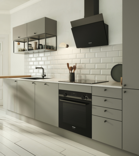 Grå Designa kjøkken med hvitevarer fra Siemens 