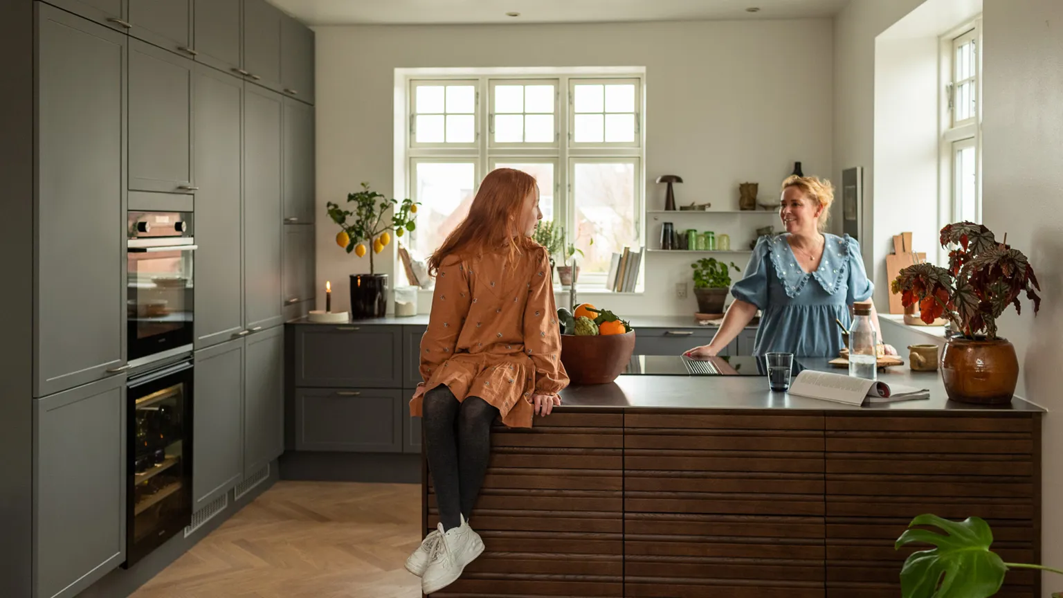DESIGNA_koekken_inspiration_mor_og_datter-2.jpg
