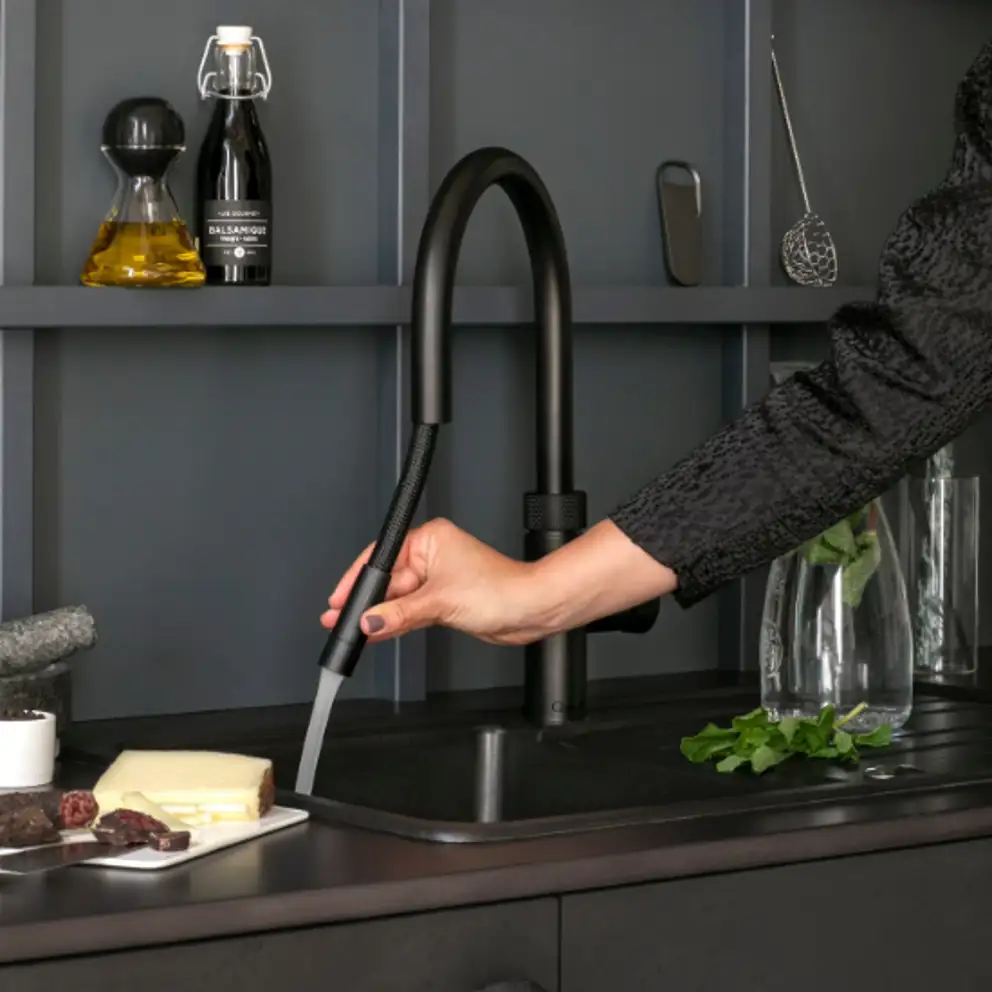 Quooker_flex_black_round.png